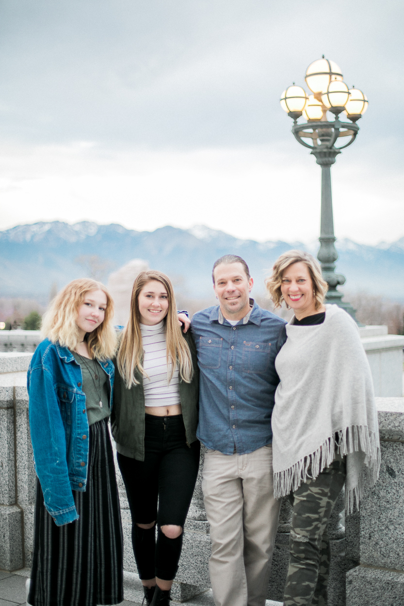 aerie-photography-mladejovsky-family-photography-utah-state-capitol